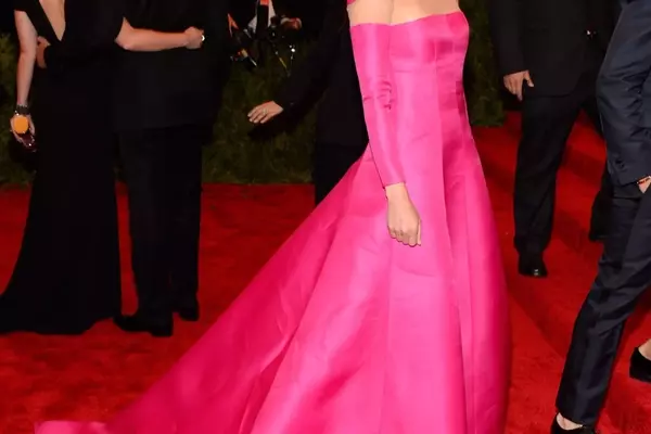 Gwyneth Paltrow Reflects on Her Enduring Friendship and Fashion Journey with Valentino
