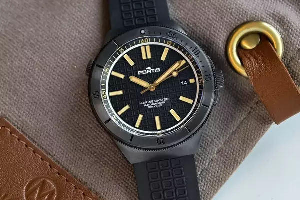 Fortis Marinemaster M-44 DLC: A Dive into Darkness and Durability