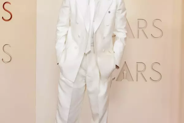 Timothée Chalamet's Daring White Suit at the 2026 Oscars Red Carpet