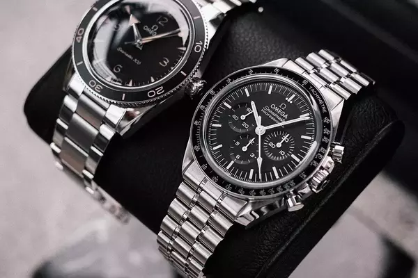 A Five-Year Retrospective: Omega Speedmaster Moonwatch and Seamaster 300 Ownership Experience