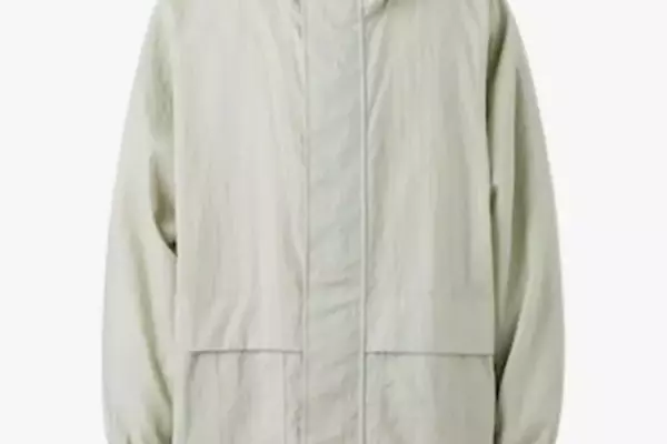 Uniqlo U's Latest Collection: Essential Spring Menswear