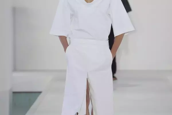 Cos Spring 2026 Ready-to-Wear Collection: A Fusion of Understated Elegance and Modernity in Seoul