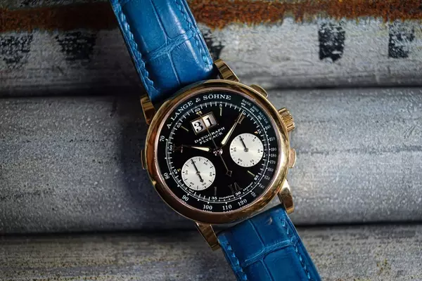 Unraveling the Value of Vintage Timepieces: A Collector's Guide