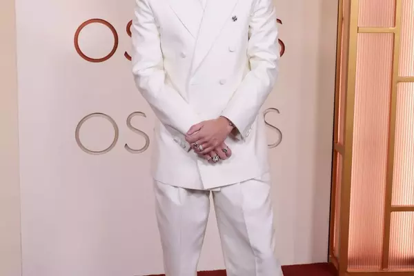 The Enduring Appeal of Pinky Rings: A Celebrity Trend