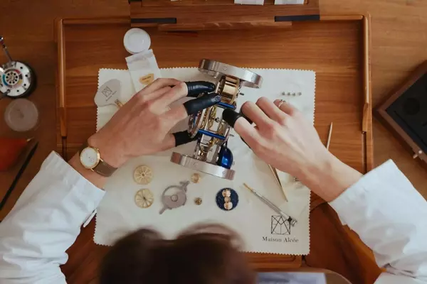 Maison Alcée Unveils DIY Moon Phase Enhancement for Persée Clock