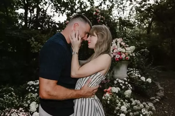 Taylor Swift's Engagement Ring Unveiled: A Dazzling Symbol of Love