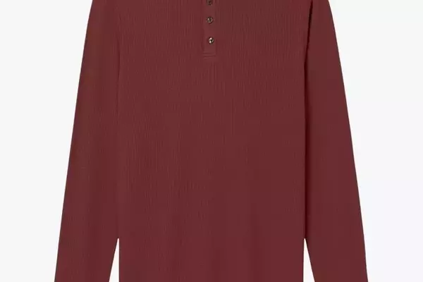 Vuori's Summer Activewear Collection on Sale