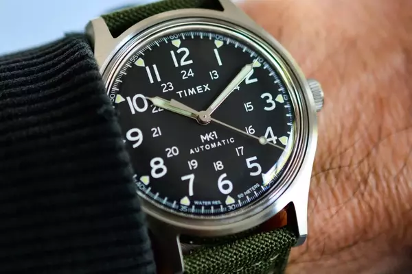 Top Affordable Timepieces: Six Stellar Watches Under €1,000