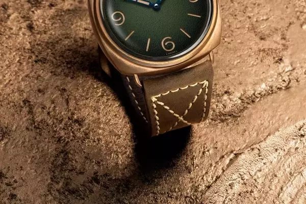 Panerai Radiomir Bronzo PAM00760: A Tribute to Eilean's 90th Anniversary