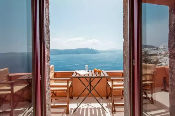 Santorini's Hidden Gems: Unique Airbnb Stays Beyond the Usual Crowds