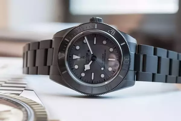 Tudor's Black Bay Ceramic Master Chronometer: A New Era of All-Black Elegance with a Ceramic Bracelet
