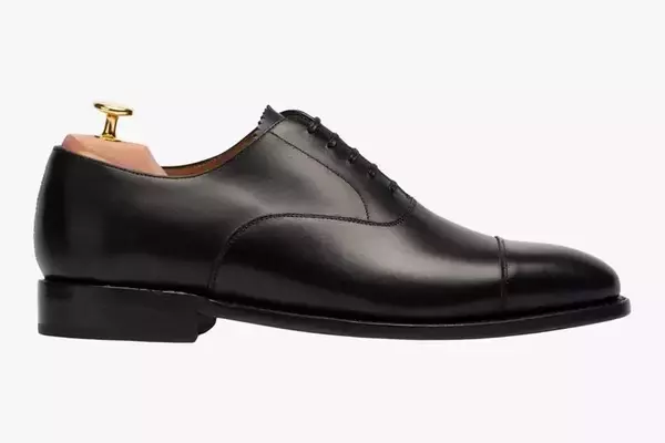 Mastering the Art of Pairing Shoes with Gray Suits
