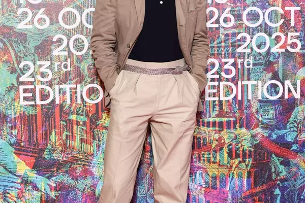 Daniel Day-Lewis's Signature Style Returns to NYC Streets