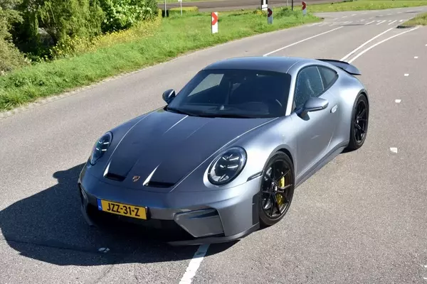 Driving Impressions: The 2026 Porsche 911 GT3 Touring (992.2) Evaluated