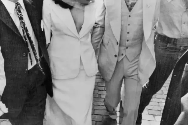 The Enduring Allure of the Bridal Skirt Suit: A Fusion of Tradition and Modernity