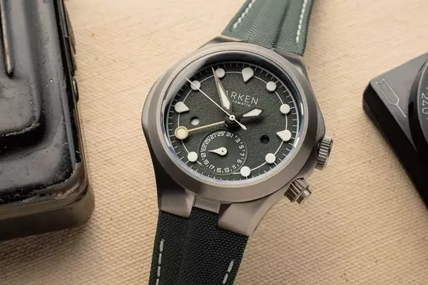 Arken Alterum Sage Grey GMT: A Detailed Look at the New Green Dial Variant