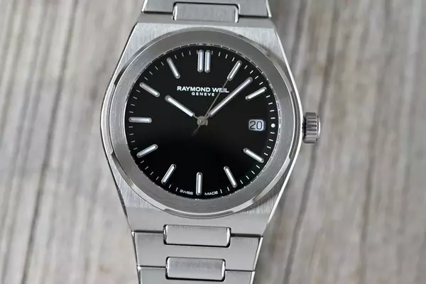 Raymond Weil Introduces the A.R.T. Collection: A New Era of Integrated Bracelet Timepieces