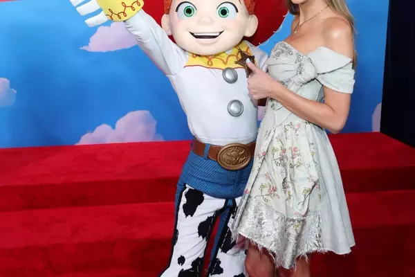 Taylor Swift's 'Toy Story 5' Premiere: A Tribute to Jessie
