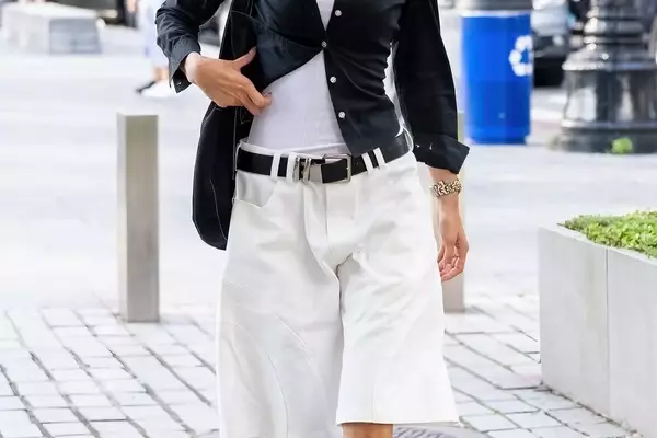 Mastering Long Denim Shorts: Five Chic Styles for Summer