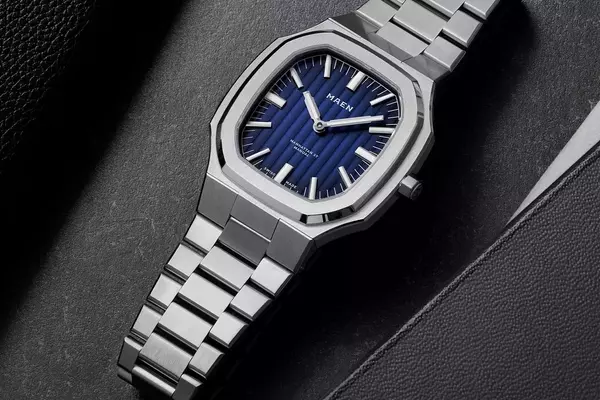 Maen Unveils Exclusive Manhattan 37 Ultra Thin Blue Fumé Edition Watch
