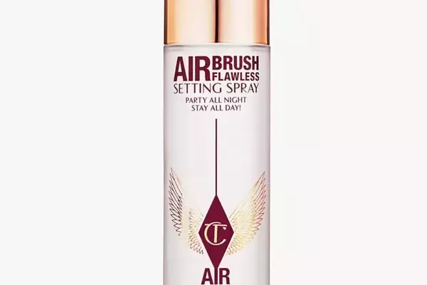 The Ultimate Guide to Long-Lasting Makeup: Top Setting Sprays Reviewed