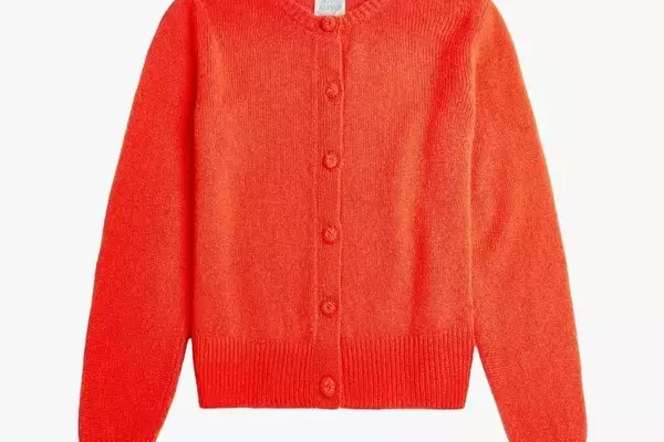 The Art of Accessorizing: Elevating Your Style with Timeless Pieces
