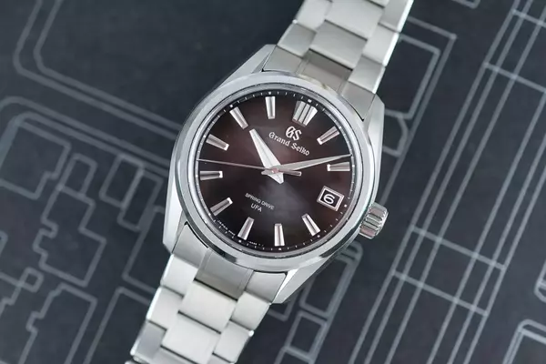 Grand Seiko Elevates the Evolution 9 Collection with the New Black Lake Suwa SLGB007