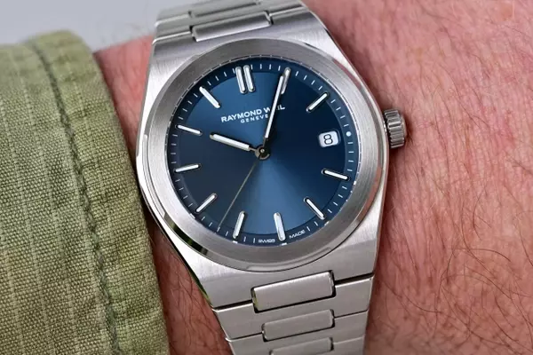 Affordable Integrated Luxury Sport Watches Under €10,000