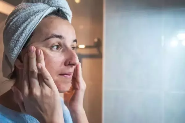 Understanding Retinoids: A Comprehensive Guide to Skincare's Anti-Aging Powerhouses