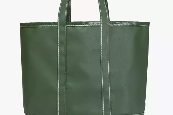 Jeremy Allen White's New Favorite Accessory: The Utility Canvas Mini Rigger Tote