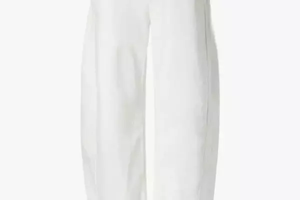 Mastering All-White Outfits: Six Fashion-Forward Approaches for Any Season