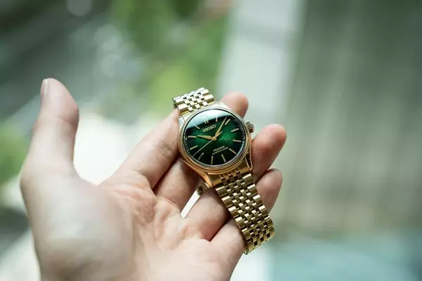 Seiko Unveils Presage Classic Series in Collaboration with Tradman's Bonsai