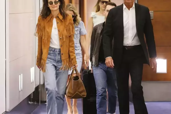 Celebrity Airport Style: Effortless and Chic Travel Outfits