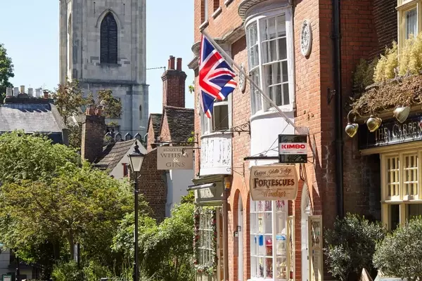 Exploring Potential UK Residences for the Duke and Duchess of Sussex