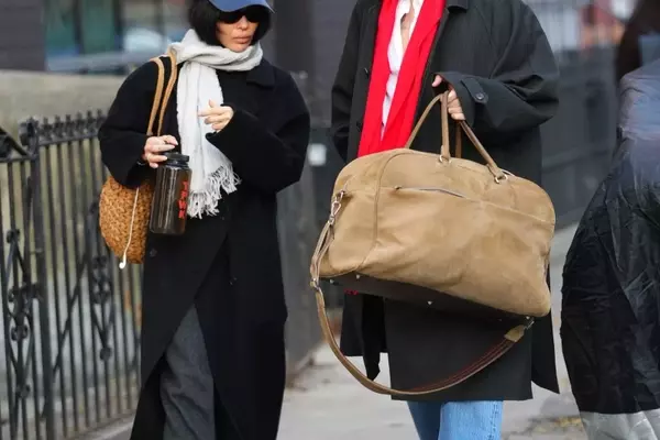 Airport Style Evolution: Harry Styles and Zoë Kravitz Redefine Travel Fashion