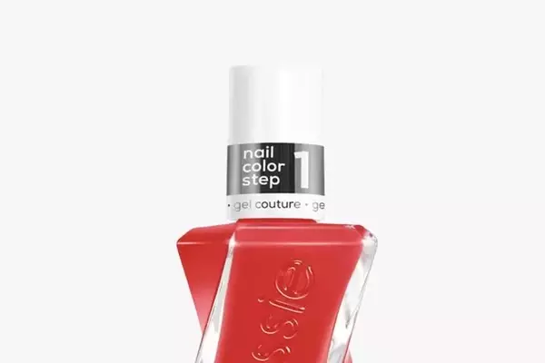 The Rise of Tomato Red Nails: A Summer Trend Embraced by Celebrities