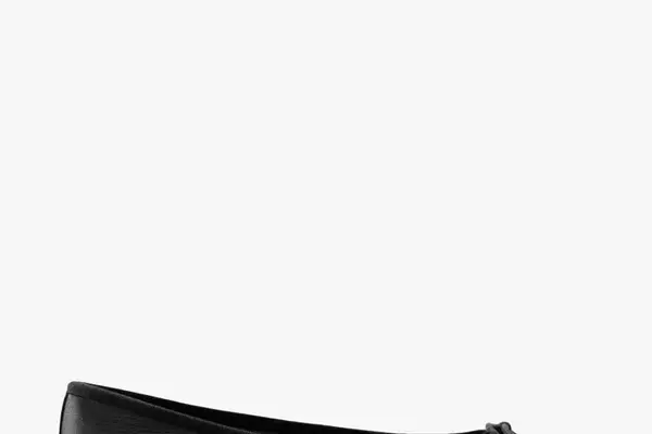 Celebrity-Approved Black Flats: A Style Guide