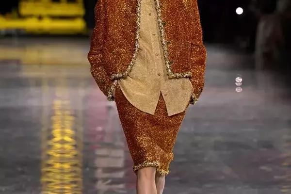 Two-Tone Footwear: A Timeless Fashion Statement