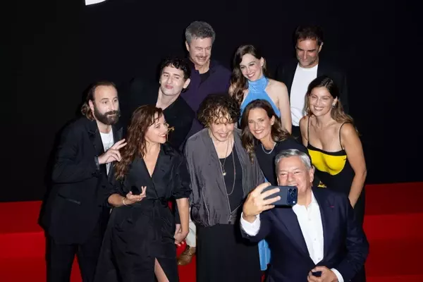 Camille Cottin on Andrea's Evolution and the Global Reach of "Call My Agent! The Movie"