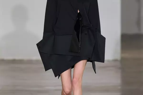 Lii's Spring 2027 Ready-to-Wear Collection: A Glimpse into Future Fashion