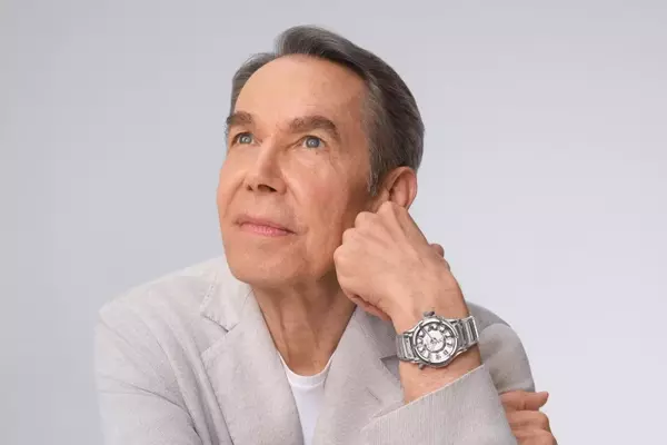 Hublot and Jeff Koons Collaborate on 'Balloon Dog' Timepiece
