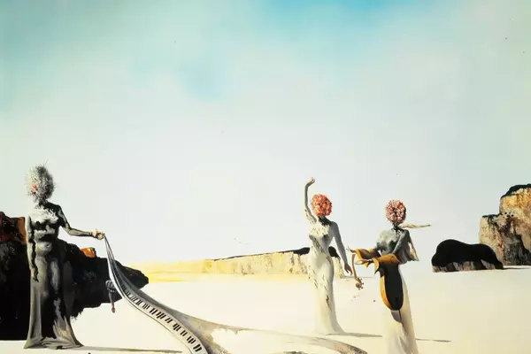 Dalí and Fashion: A Surreal Exploration of Style