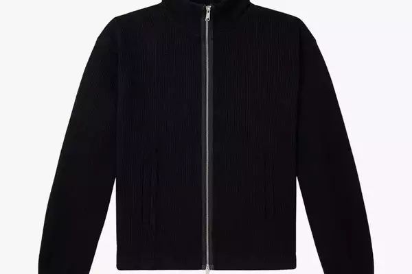 The Ultimate Guide to Men's Zip-Up Sweaters for All Seasons