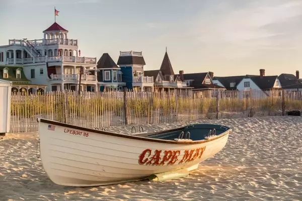 A Comprehensive Guide to Cape May: Birdwatching, Stays, and Culinary Delights