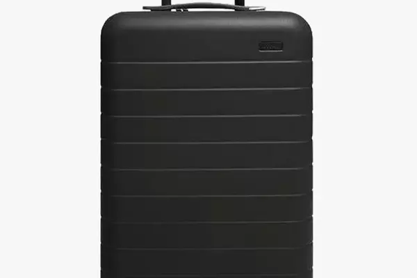 Fall Travel Outfit Essentials: Editors' Picks
