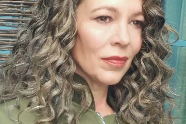 Olivia Colman's Latest Hairstyle Sparks Buzz and Admiration