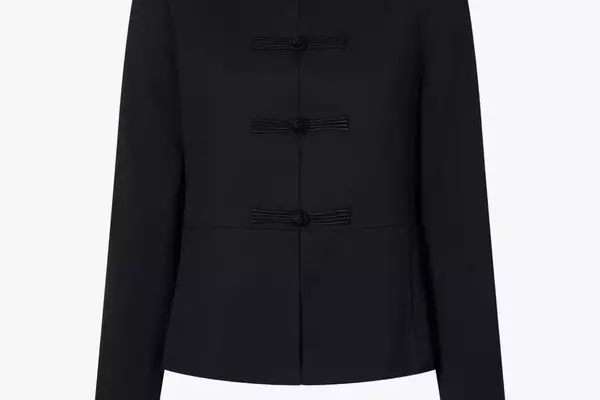 The Lady Jacket: A Modern Wardrobe Essential
