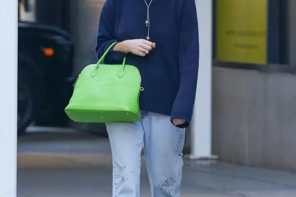 Jennifer Lawrence's Bold Green Hermes Bag Steals the Spotlight, Signaling a Shift in Fashion Trends