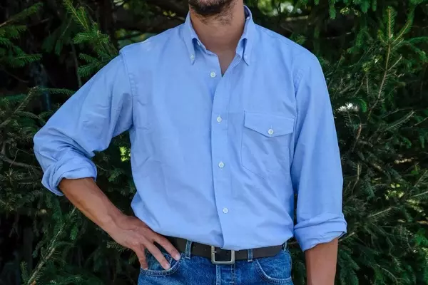 The Enduring Appeal of the Oxford Shirt: A Style Essential