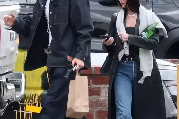 Dakota Johnson and Machine Gun Kelly: A New Hollywood Romance?